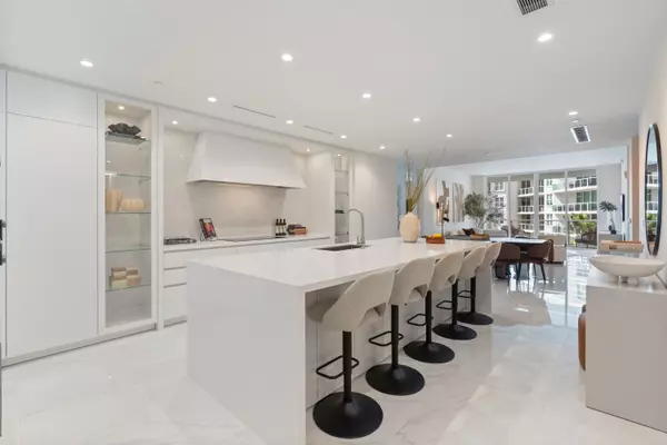 Boca Raton, FL 33432,220 SE Mizner BLVD 611