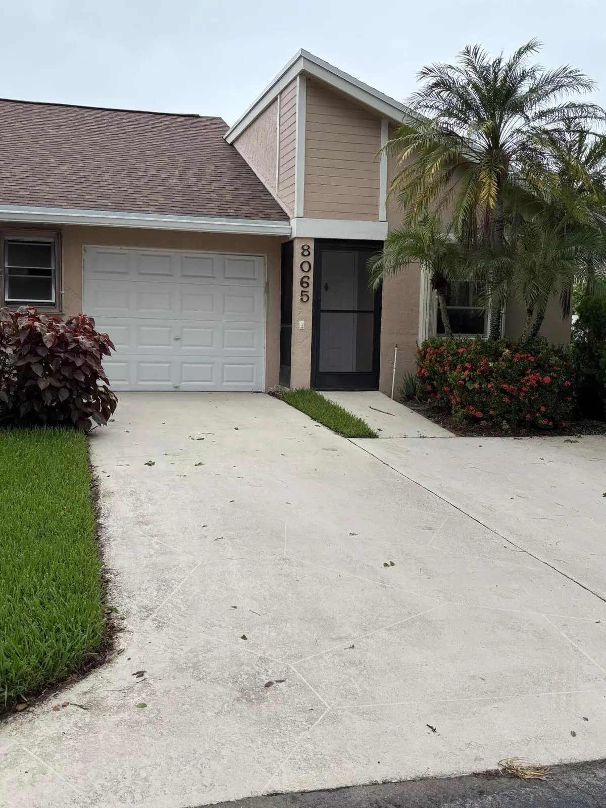 Boca Raton, FL 33496,8065 Springtree RD