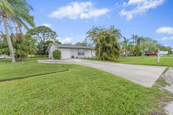 Port Saint Lucie, FL 34983,590 SE Anchor LN