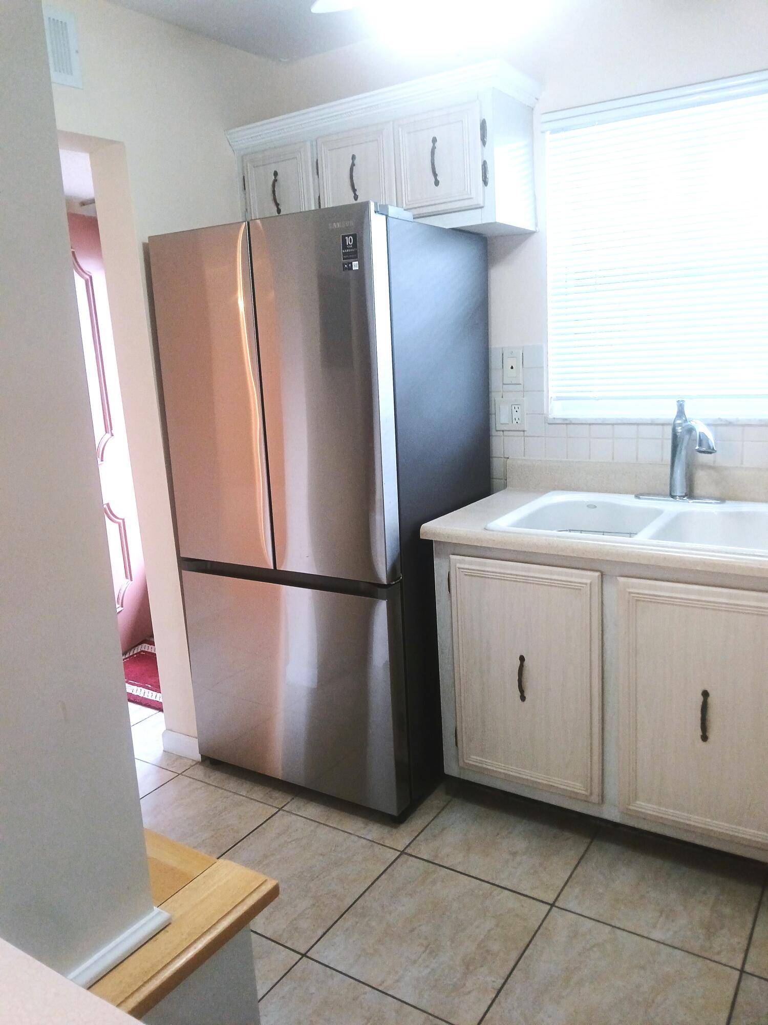 Palm Springs, FL 33461,721 Lori DR 202