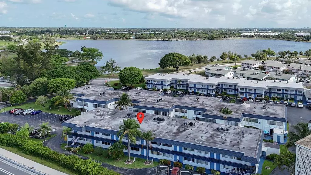 2480 Lake Osborne DR 104, Lake Worth Beach, FL 33461