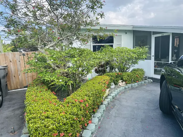 West Palm Beach, FL 33415,922 Arlington DR
