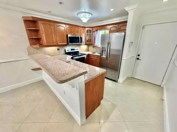 6074 Forest Hill BLVD 107, West Palm Beach, FL 33415