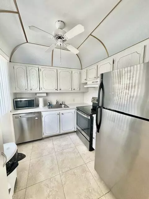 Boca Raton, FL 33434,187 E Preston