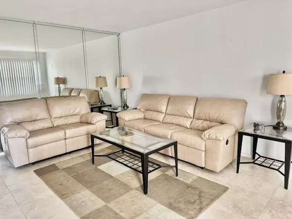 Boca Raton, FL 33434,187 E Preston