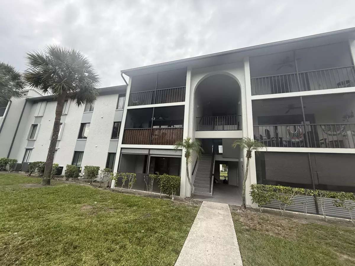 West Palm Beach, FL 33409,1011 Green Pine BLVD E1