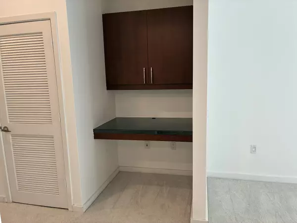 West Palm Beach, FL 33401,300 S Australian AVE 1401