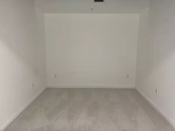 West Palm Beach, FL 33401,300 S Australian AVE 1401