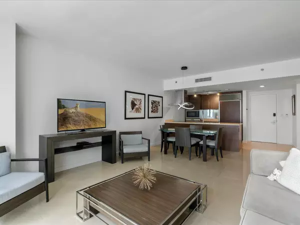 Miami, FL 33131,485 Brickell AVE 2107