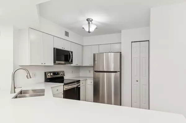 Hypoluxo, FL 33462,400 Scotia DR 303