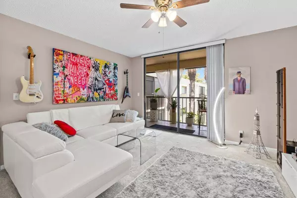 Delray Beach, FL 33484,5100 Las Verdes CIR 316
