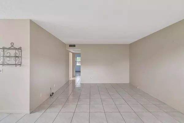 Boca Raton, FL 33434,393 Fanshaw J