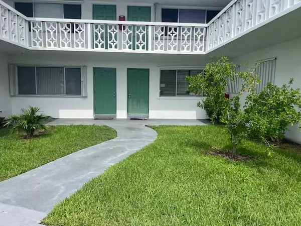 Lake Worth Beach, FL 33461,2004 Lake Osborne 7 DR 7