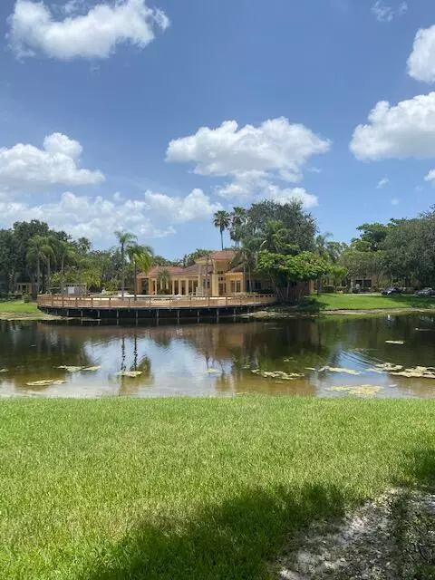 4887 Via Palm LKS 505, West Palm Beach, FL 33417