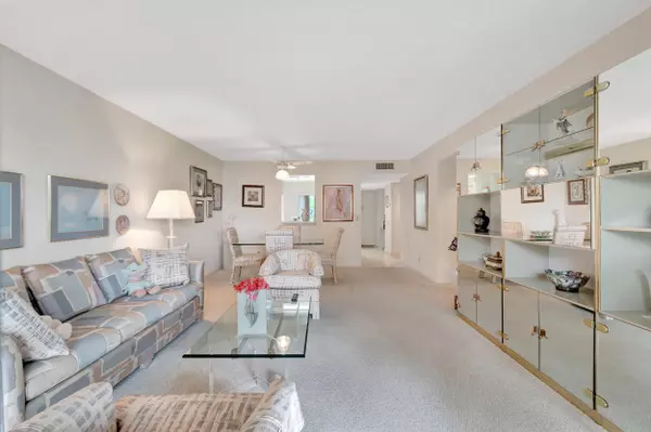 Delray Beach, FL 33446,6585 Kensington LN 307
