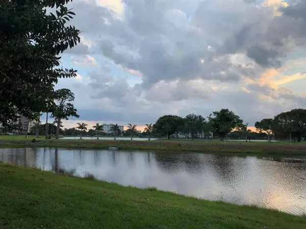 2815 N Course DR 104, Pompano Beach, FL 33069