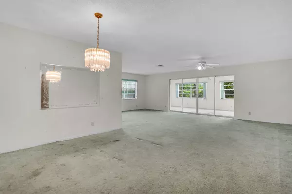 Greenacres, FL 33463,6113 Rainbow CIR