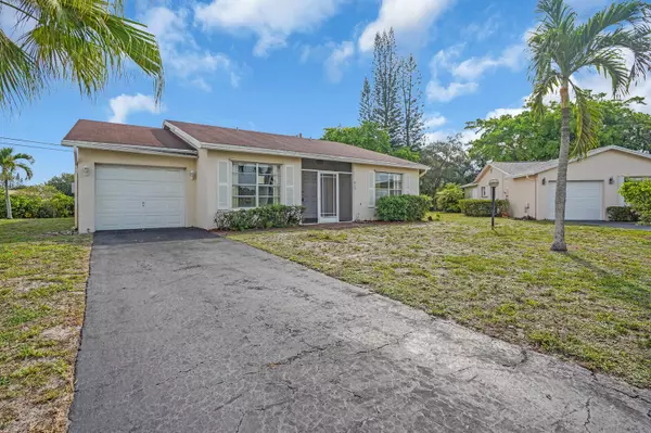 Greenacres, FL 33463,6113 Rainbow CIR