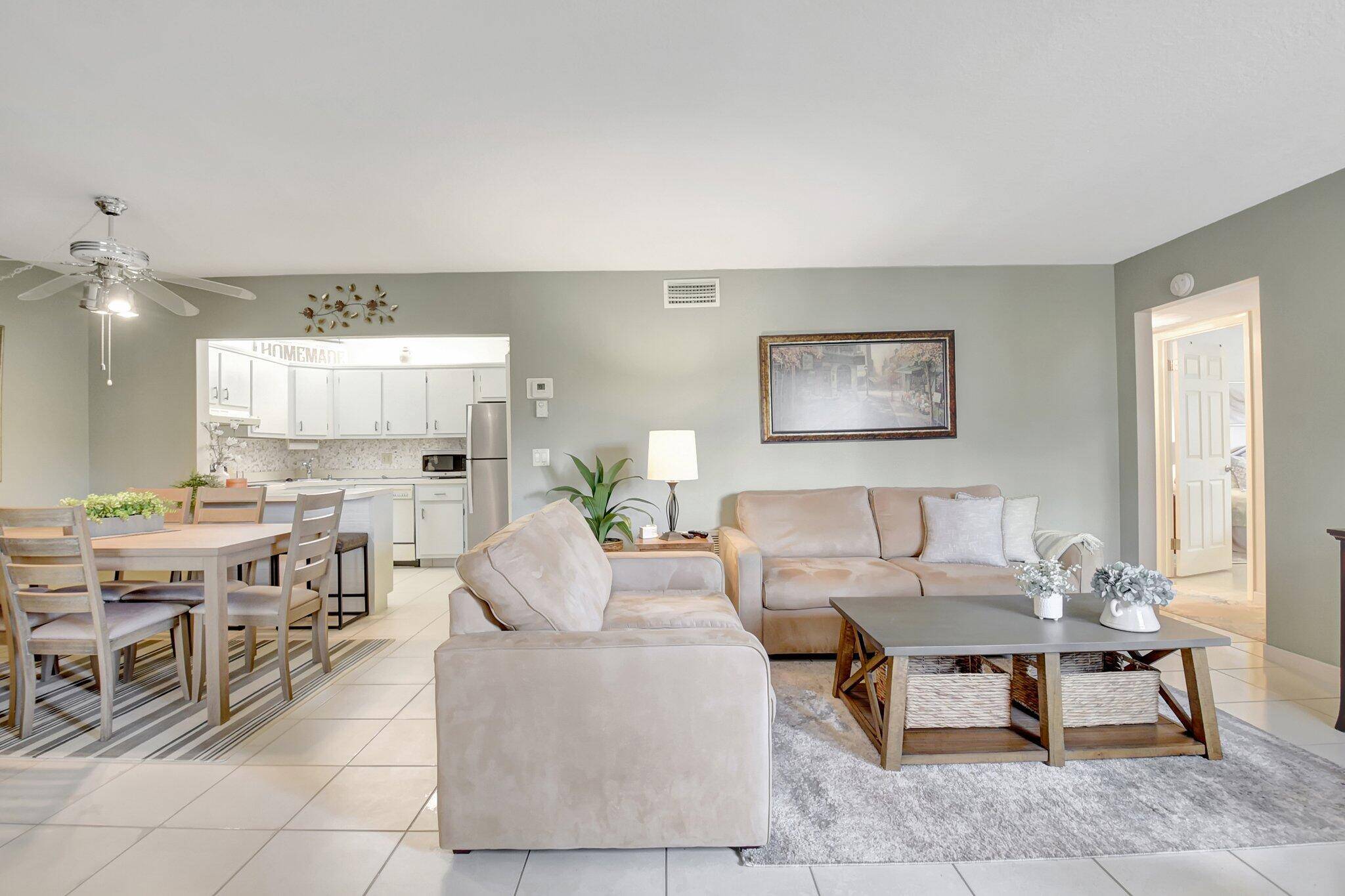 Greenacres, FL 33463,338 Pine Ridge CIR B-1