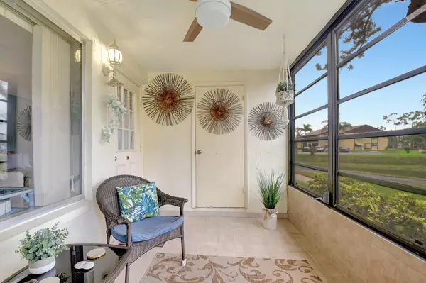 Greenacres, FL 33463,338 Pine Ridge CIR B-1