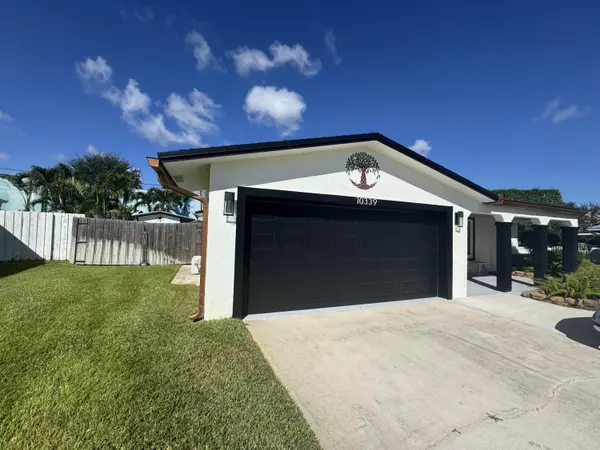 Palm Beach Gardens, FL 33410,10339 Daphne AVE