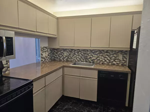 West Palm Beach, FL 33411,150 Lake Nancy LN 222