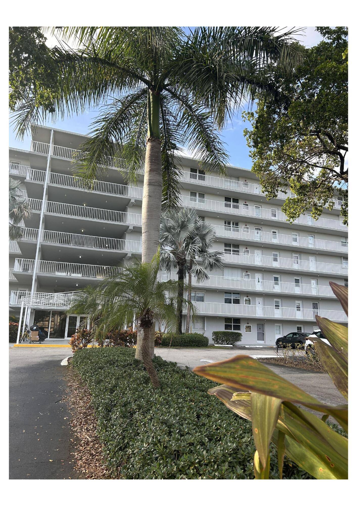 Boca Raton, FL 33487,6161 NW 2nd AVE 322