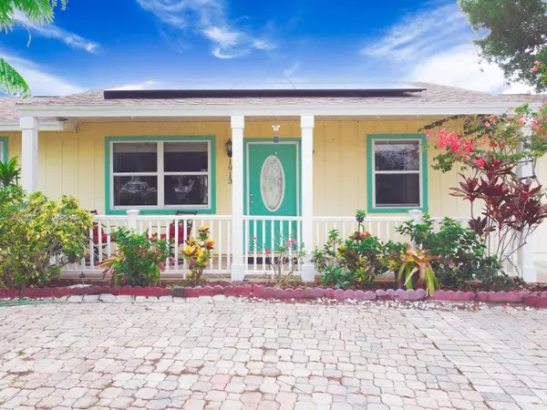 1913 SW Idaho LN,  Port Saint Lucie,  FL 34953
