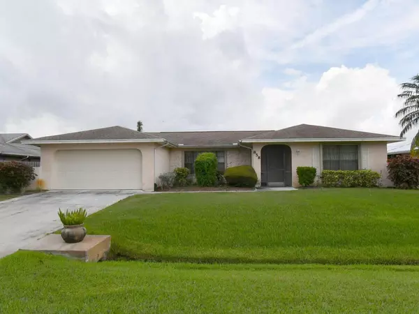 Port Saint Lucie, FL 34983,858 SE Roulette LN