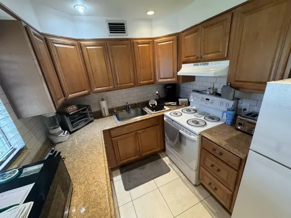 Delray Beach, FL 33446,477 Brittany J 477