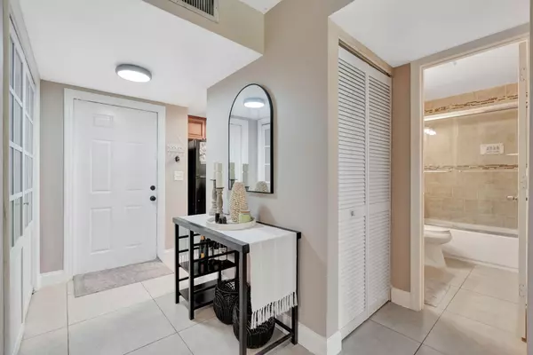 Palm Beach Gardens, FL 33410,10249 N Military TRL 206