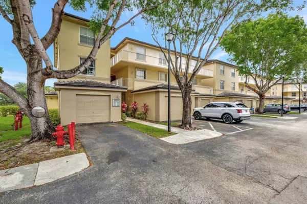 Wellington, FL 33414,2060 Greenview Shores BLVD 317
