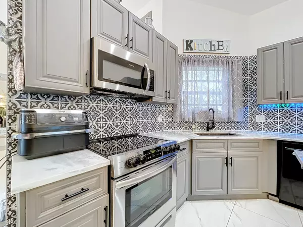 Coconut Creek, FL 33073,4355 NW 52nd ST