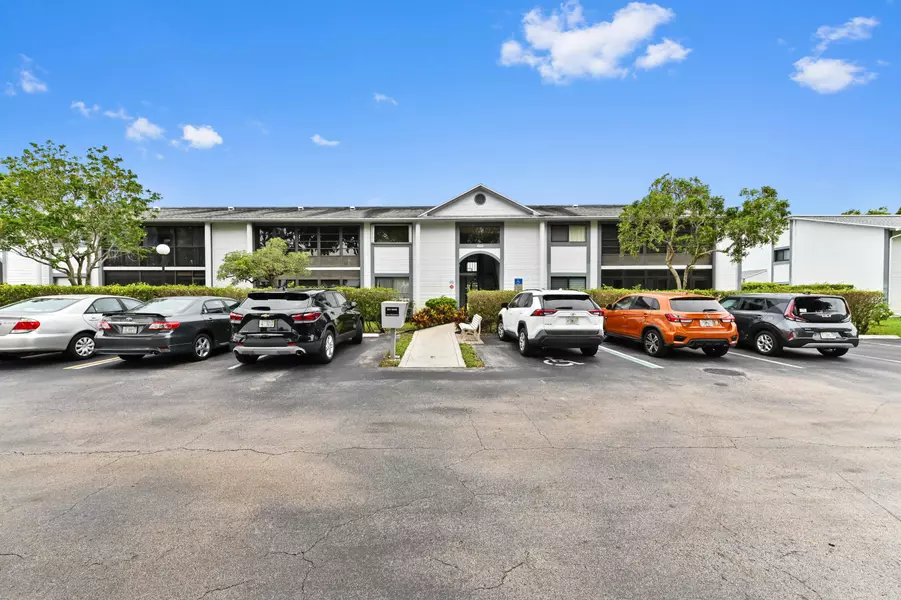 15445 Lakes Of Delray BLVD 105, Delray Beach, FL 33484
