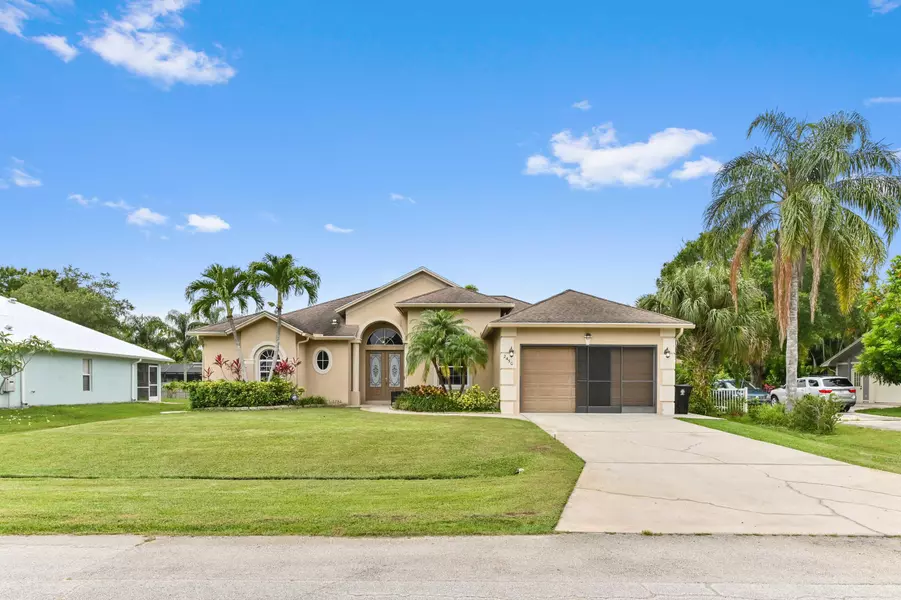 2450 SW Summit ST, Port Saint Lucie, FL 34984