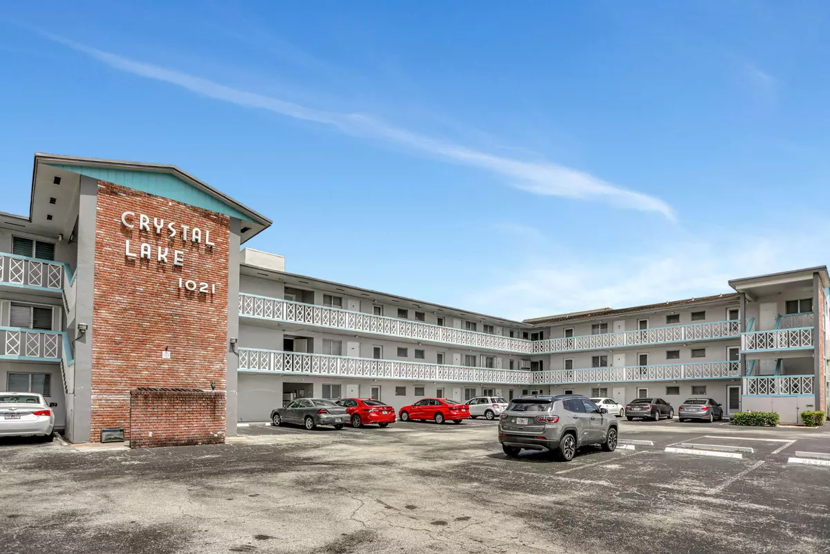 Deerfield Beach, FL 33064,1021 Crystal Lake DR 109