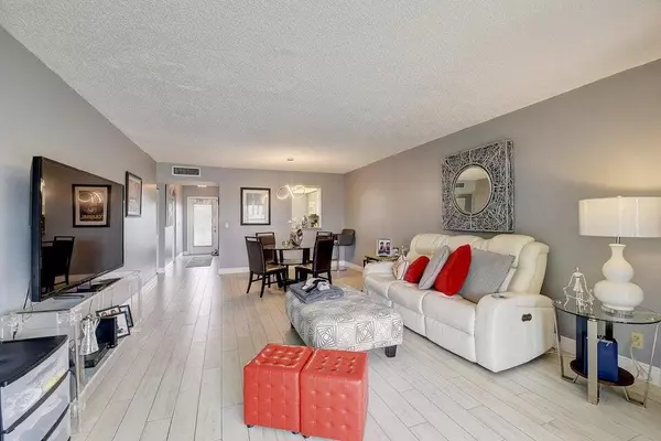 Delray Beach, FL 33446,14723 Cumberland DR 406