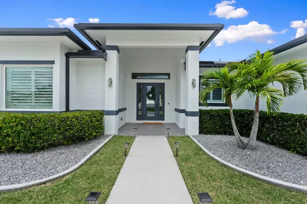 Port Saint Lucie, FL 34953,979 SW McDevitt AVE