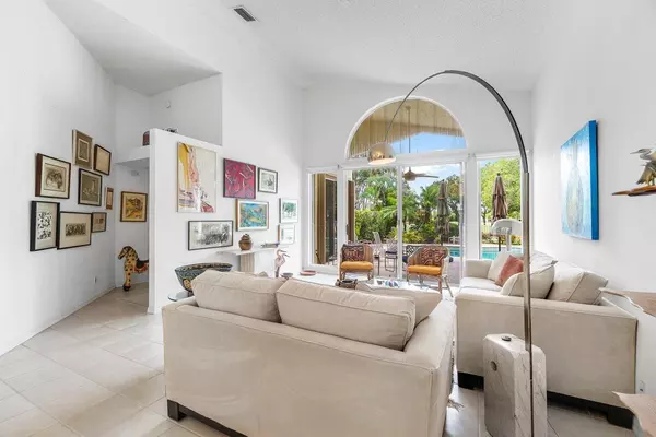 Palm Beach Gardens, FL 33418,12840 Oak Knoll DR