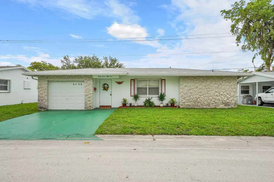 6755 NW 17th CT, Margate, FL 33063