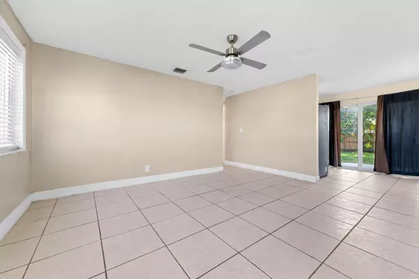 Davie, FL 33314,5810 SW 38th CT