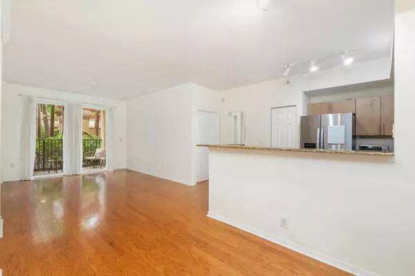 West Palm Beach, FL 33407,1801 N Flagler DR 107