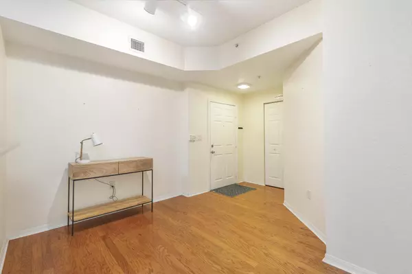 West Palm Beach, FL 33407,1801 N Flagler DR 107