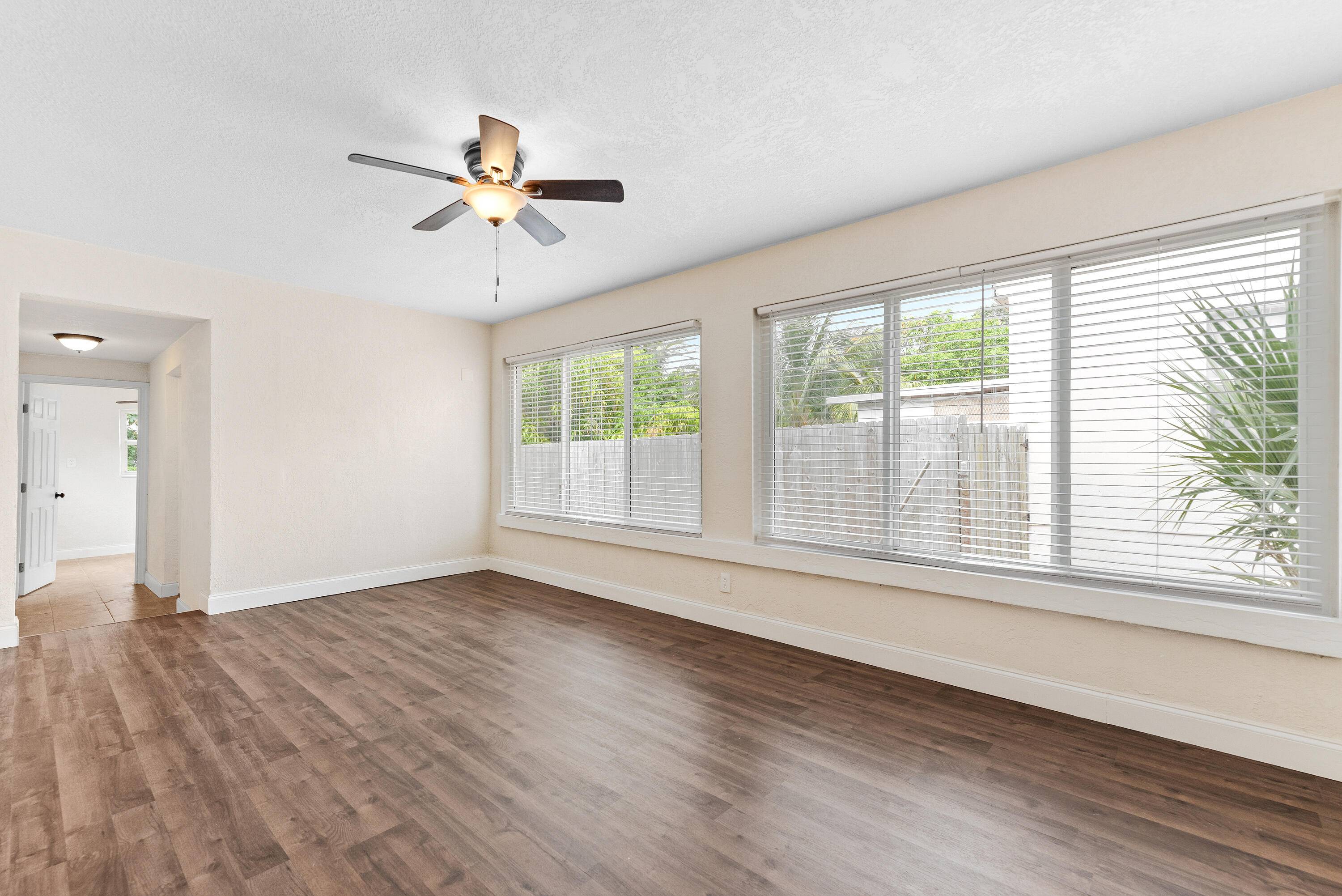 Riviera Beach, FL 33403,123 Silver Beach RD
