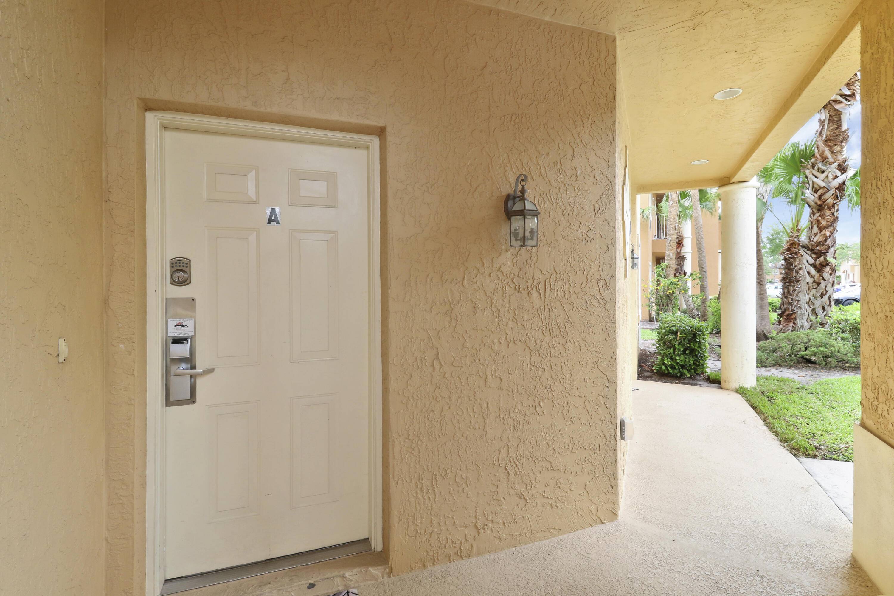 Port Saint Lucie, FL 34986,8332 Mulligan CIR 2014