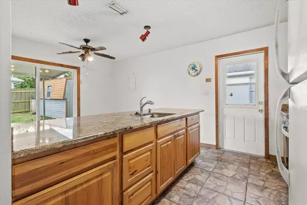 Vero Beach, FL 32962,233 SW 13th ST