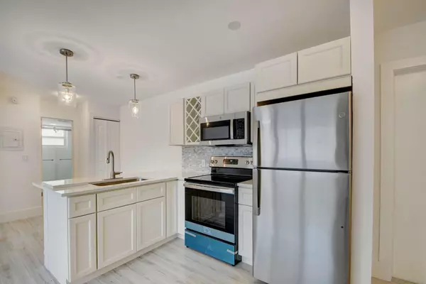 Lantana, FL 33462,525 S Broadway ST C