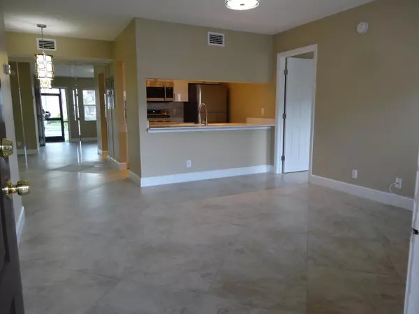 Lake Worth, FL 33467,7091 Golf Colony CT 103