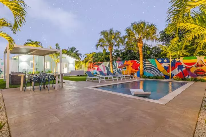 Delray Beach, FL 33444,322 NW 4th AVE