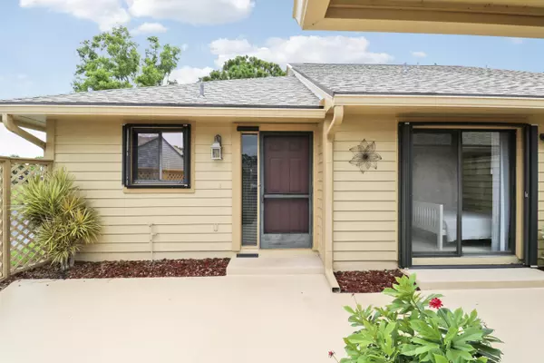 Hobe Sound, FL 33455,6140 SE Georgetown PL